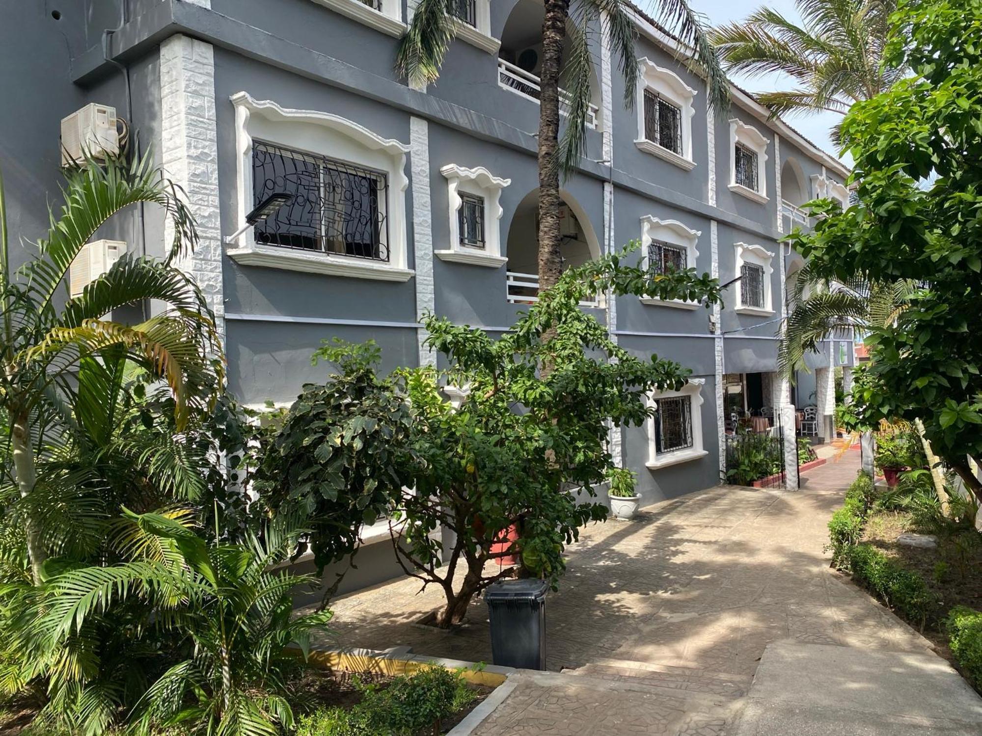Calabash Apartment-Hotel Kotu Extérieur photo